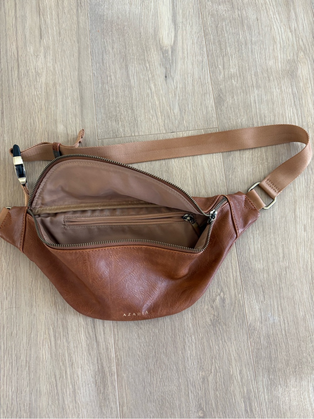 Azaria cross body pack
